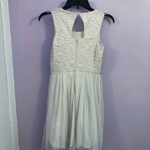 Girl’s Dress - Picture 3 of 5